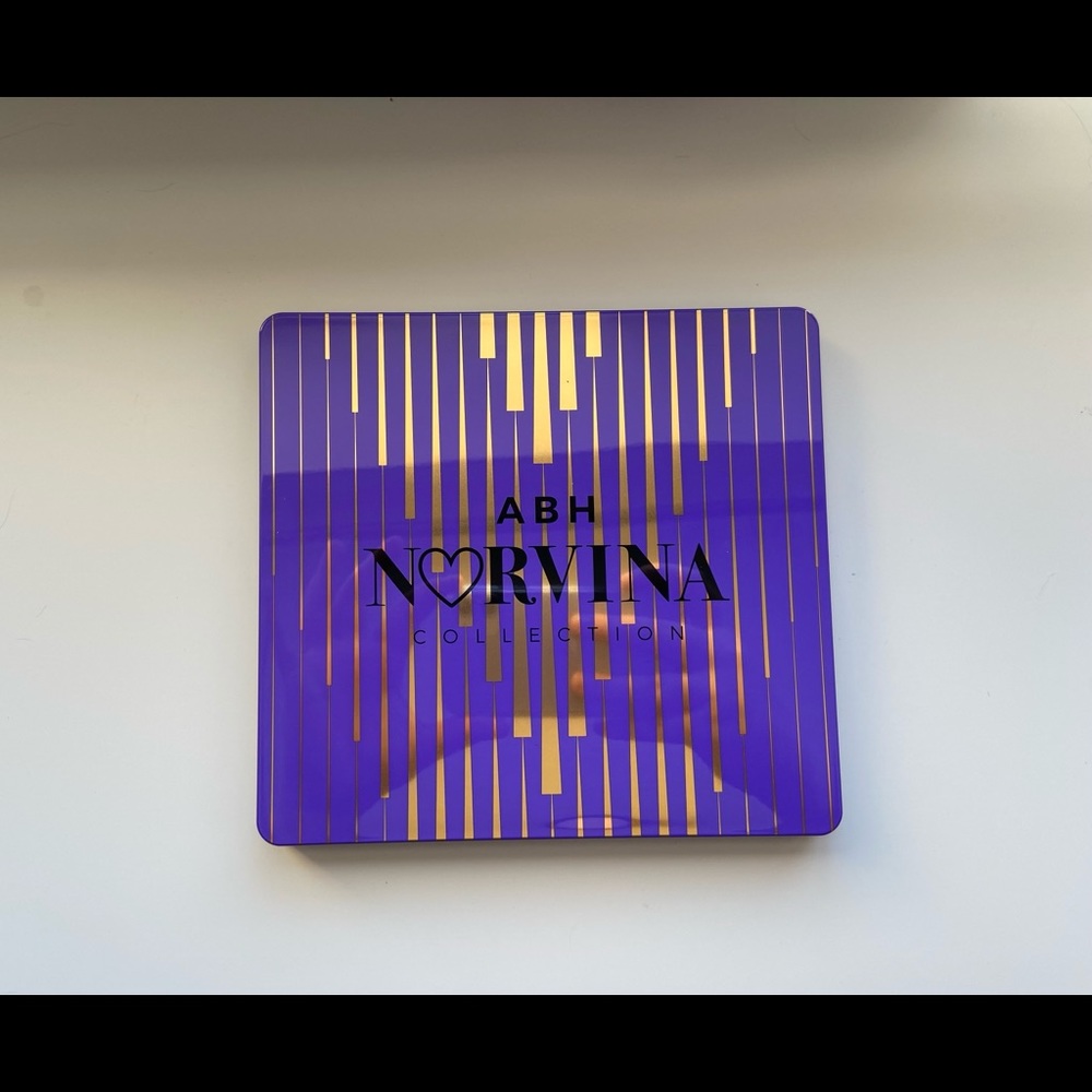 Norvina Pro Pigment palette volume 1